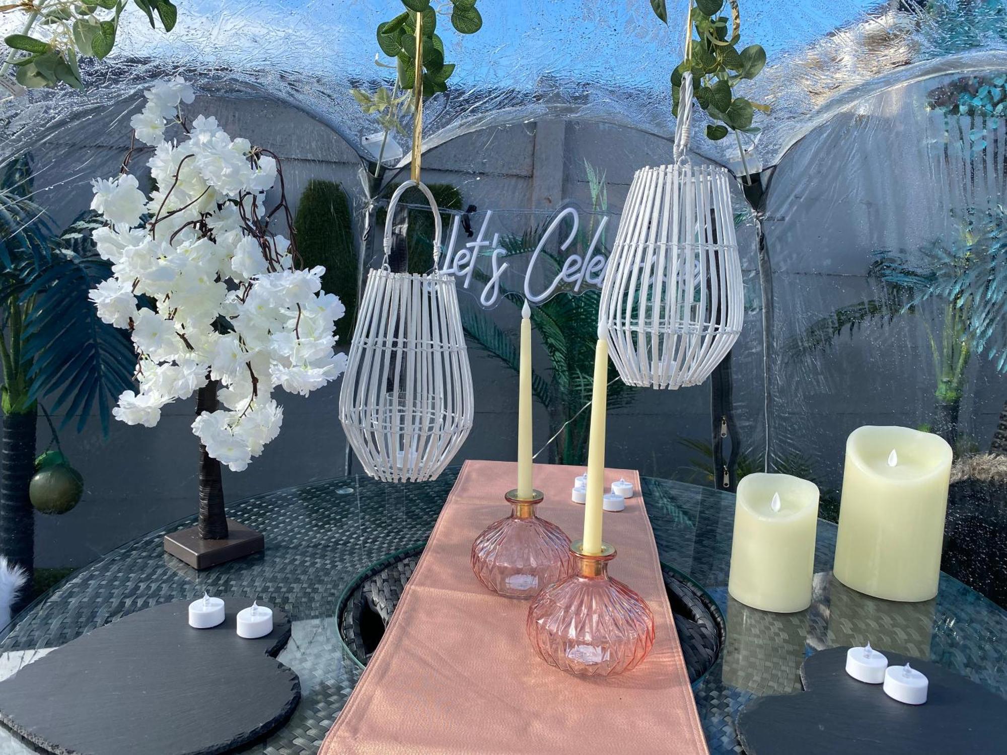 Mini Love Island Style Guest House Includes Personal Hot 24 Hour Swimming Pool, Outdoor Bathtub, Heated Dining Dome And Fire Pit, All This Is Secretly Located In The Busy Suburbs Of Νότιγχαμ Εξωτερικό φωτογραφία