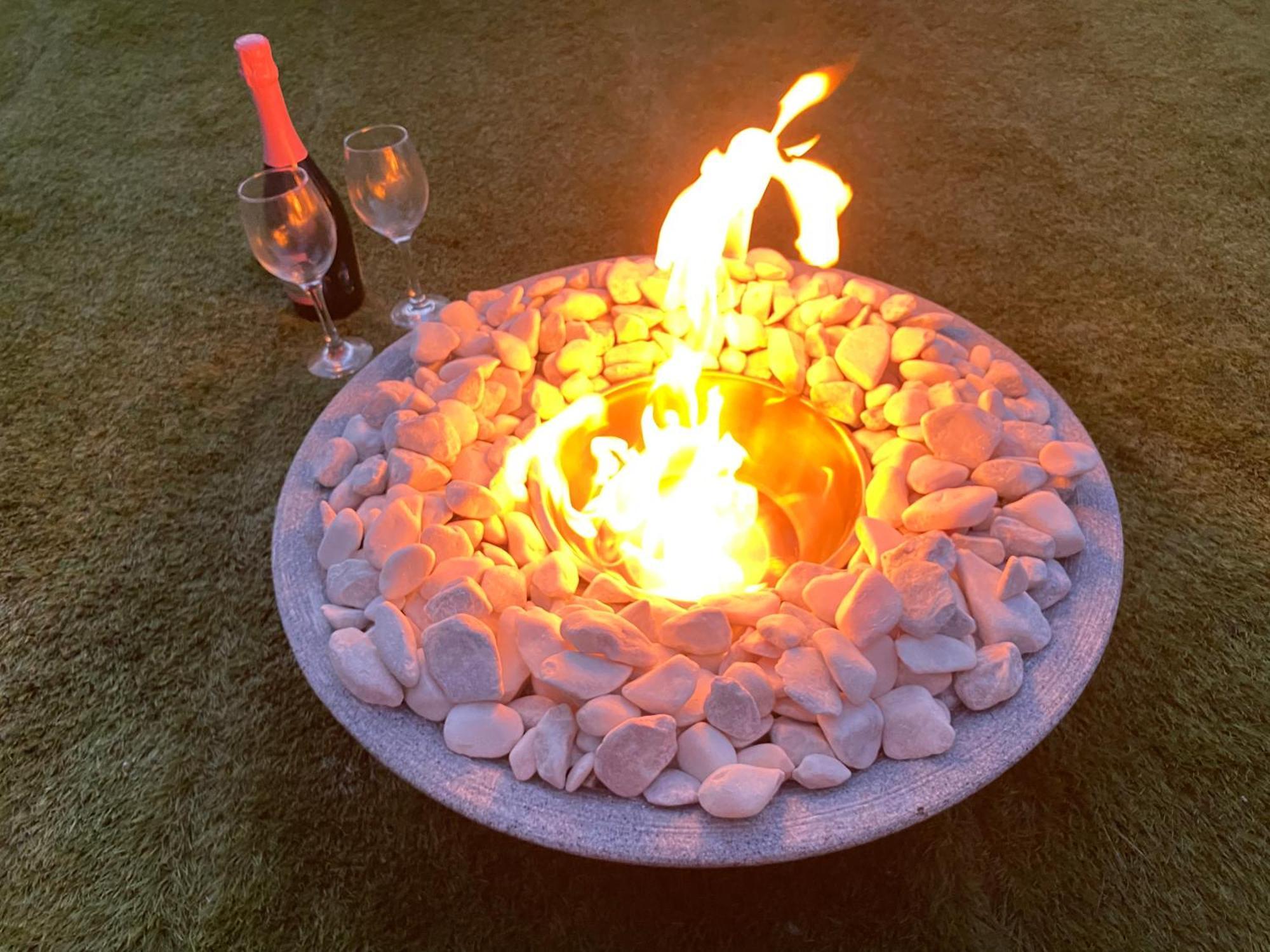 Mini Love Island Style Guest House Includes Personal Hot 24 Hour Swimming Pool, Outdoor Bathtub, Heated Dining Dome And Fire Pit, All This Is Secretly Located In The Busy Suburbs Of Νότιγχαμ Εξωτερικό φωτογραφία